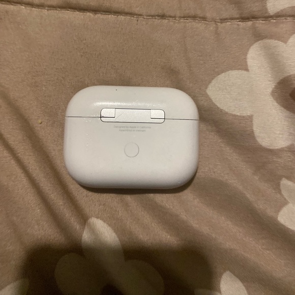 AirPods Pro Gen 2s - Picture 1 of 2